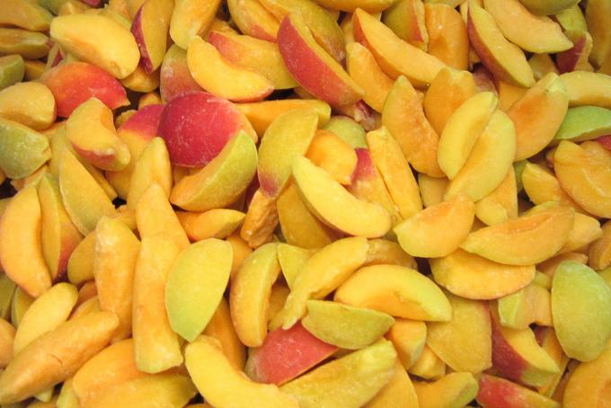 Des abricots &agrave; grains entiers glac&eacute;s de haute qualit&eacute; d&eacute;licieux pour les smoothies Fabrique de p&acirc;tisserie Fourniture IQF Produits transform&eacute;s Fruits frais surgel&eacute;s 2