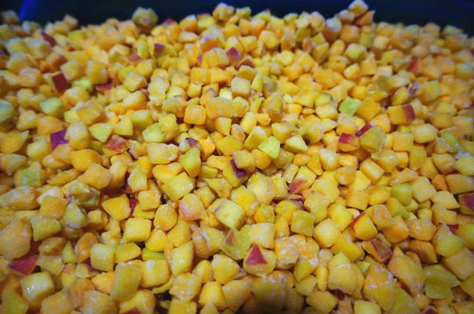 Des abricots &agrave; grains entiers glac&eacute;s de haute qualit&eacute; d&eacute;licieux pour les smoothies Fabrique de p&acirc;tisserie Fourniture IQF Produits transform&eacute;s Fruits frais surgel&eacute;s 3