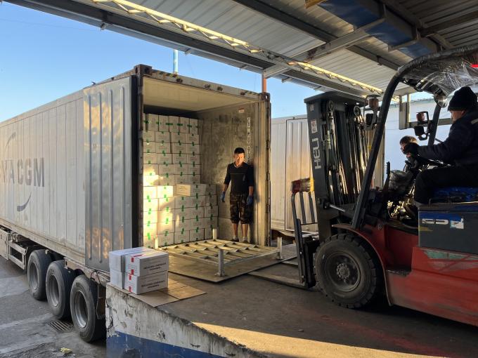 Framboises fra&icirc;ches congel&eacute;es de haute qualit&eacute;, s&eacute;lectionn&eacute;es pour leur go&ucirc;t sucr&eacute;, pour les jus, les desserts, les milkshakes. 12